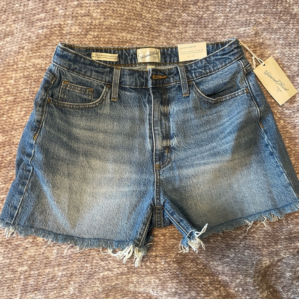 Target universal thread highest rise curvy shorts size 8